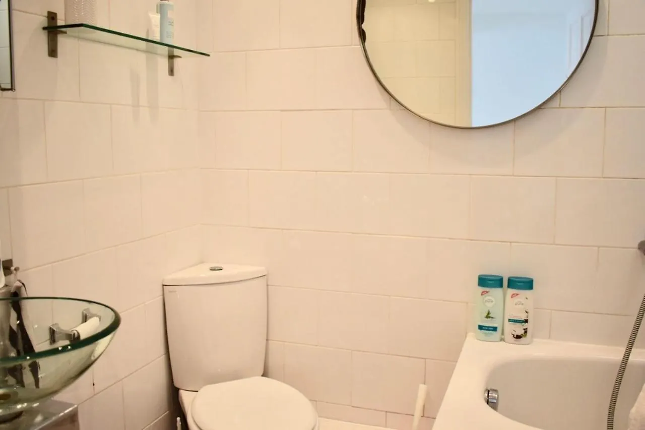 Trendy Studio Flat In Kemptown Village 브라이턴 0*,