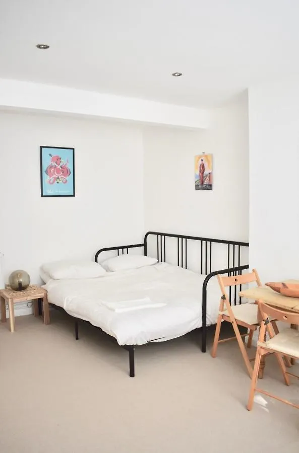 Trendy Studio Flat In Kemptown Village Brighton Apartment